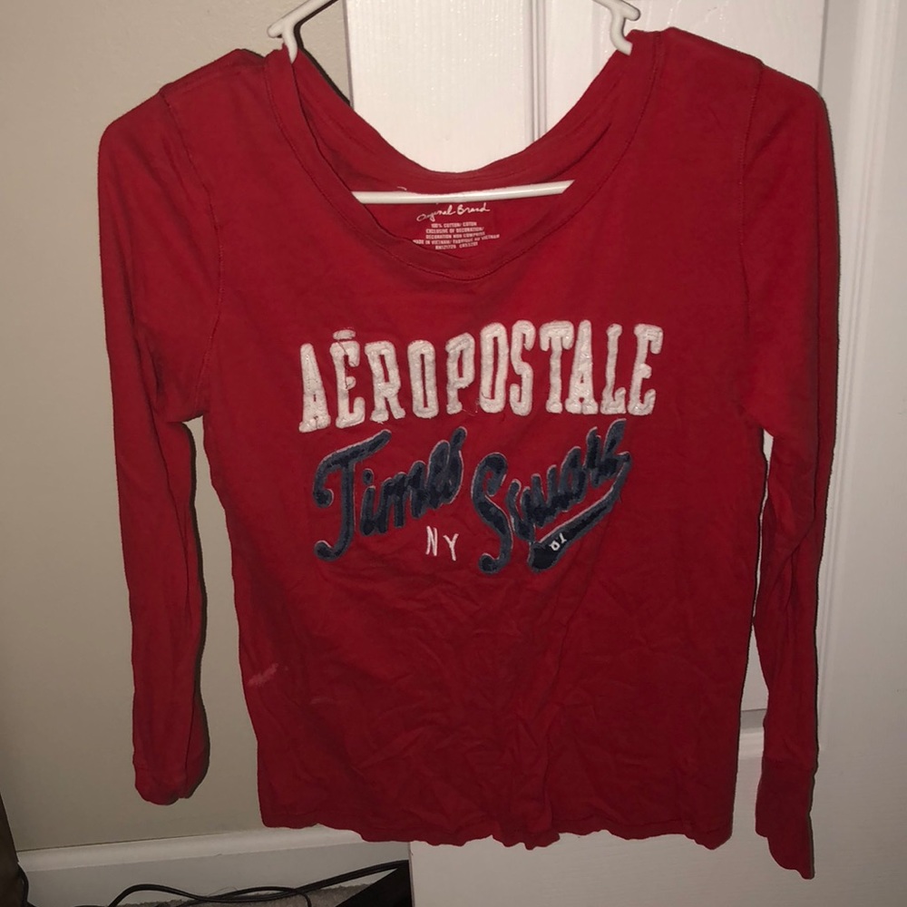 red aero tee